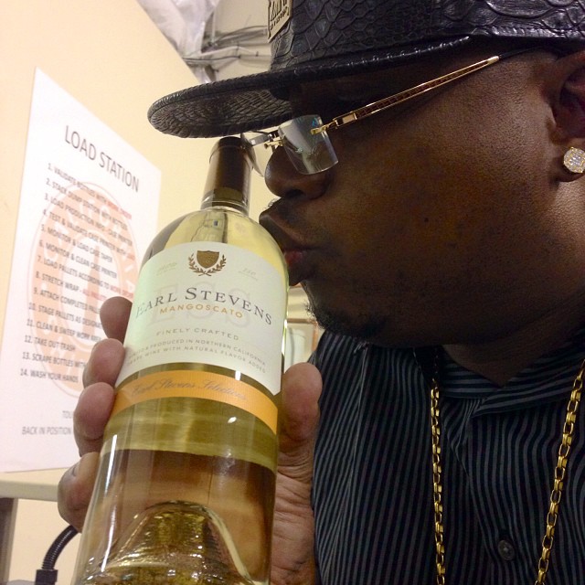 E-40 kissing wine